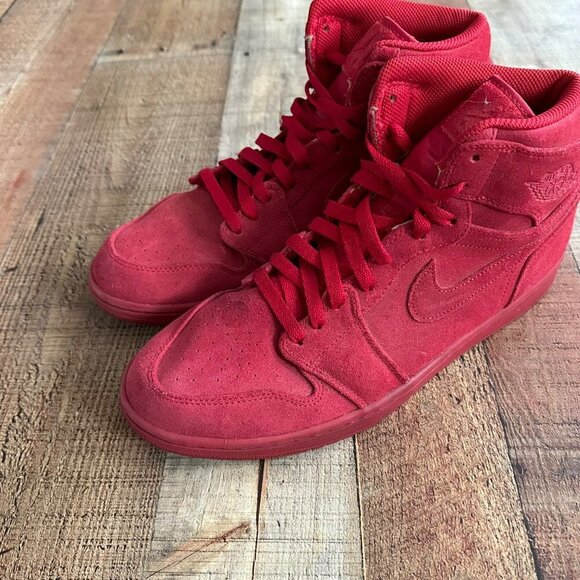 Nike Air Jordan 1 Retro High Red Suede -12 - Picture 4 of 13